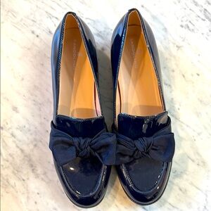 BANDOLINA  NWT Women's Patent Navy Bow Loafers Size 10